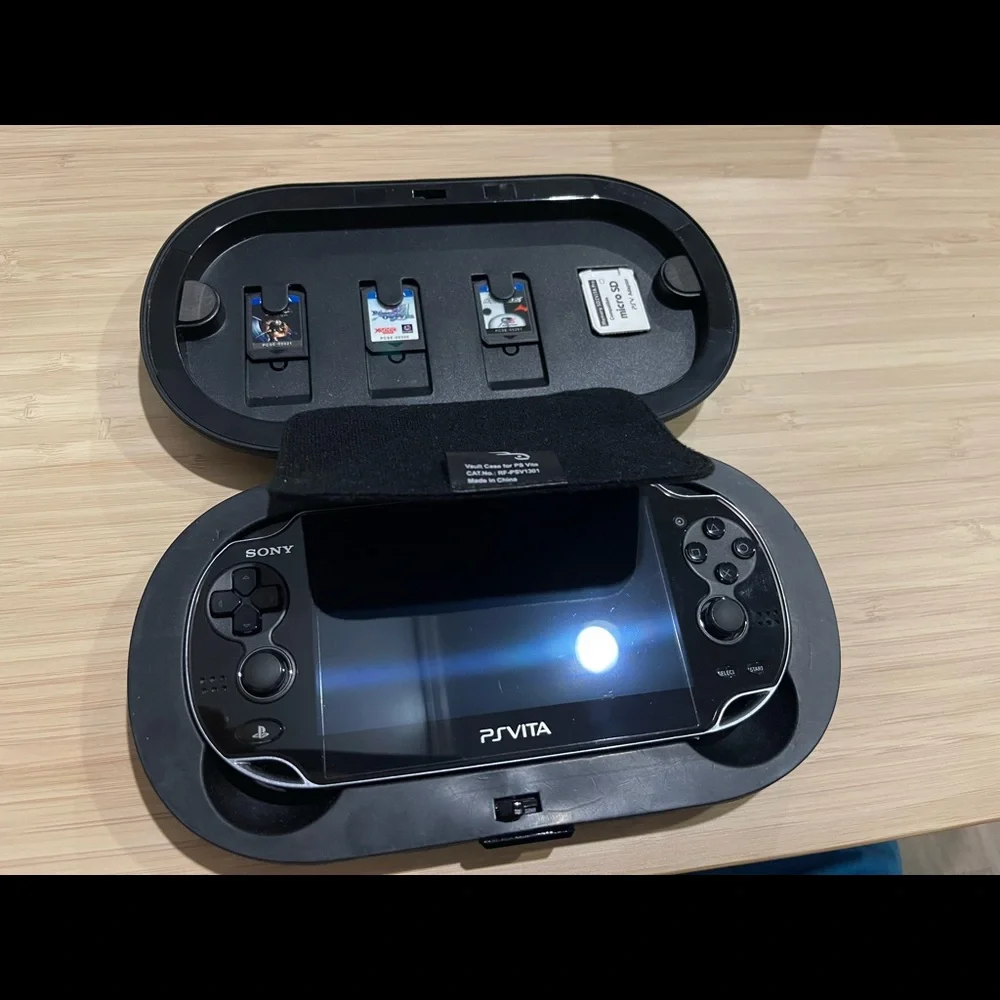Sony play station vita  pch-1101 black color